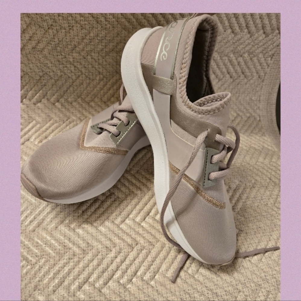 New Balance Womens Shoes